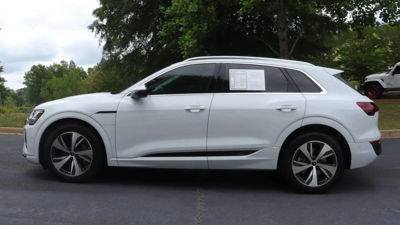 2024 Audi Q8 e-tron WA15AAGE5RB026132