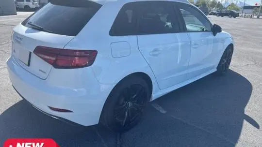 2017 Audi A3 Sportback e-tron WAUUPBFF1HA084112