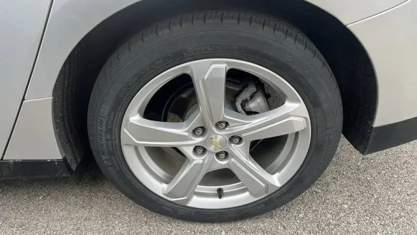 2018 Chevrolet VOLT - Images - 8