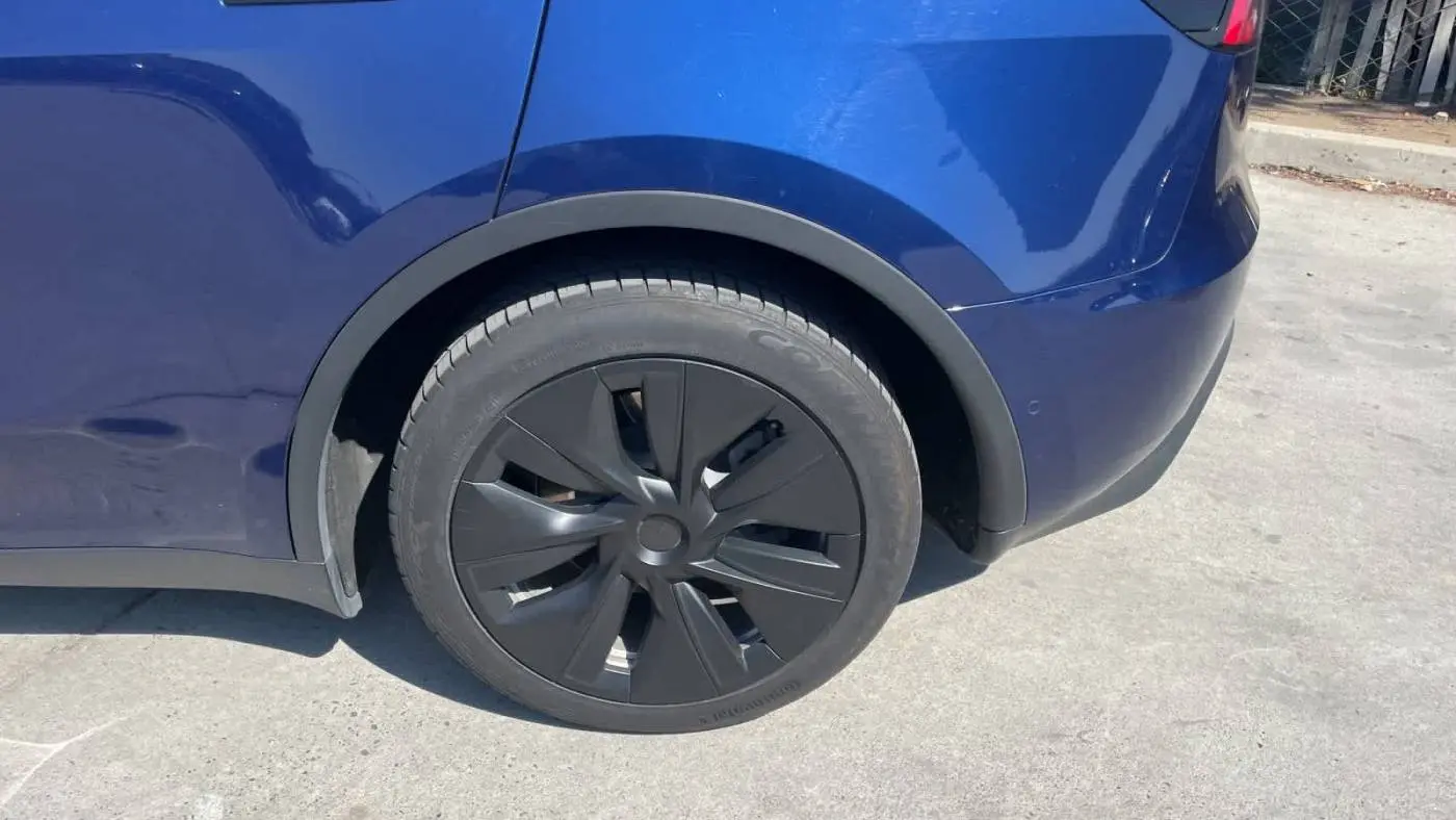 2020 Tesla Model Y 5YJYGDEE3LF055168