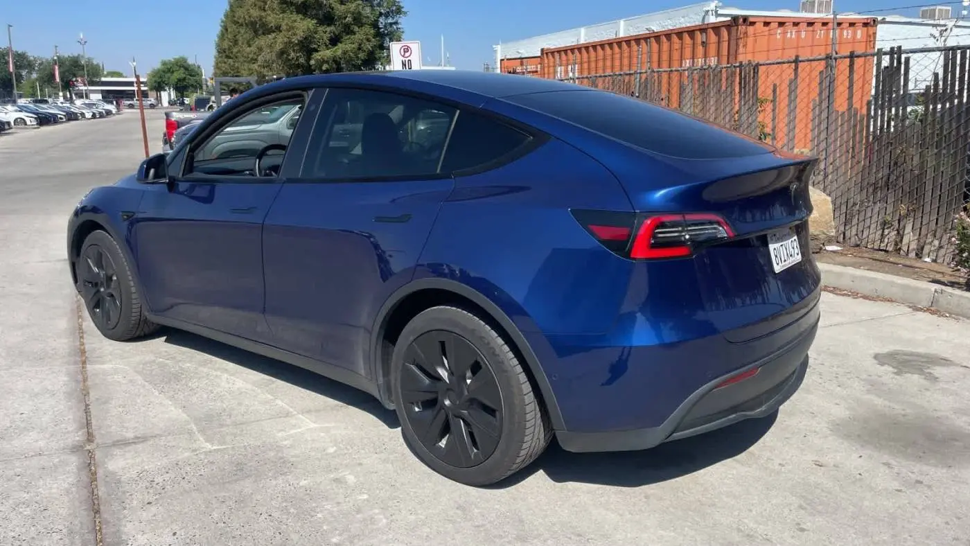 2020 Tesla Model Y 5YJYGDEE3LF055168