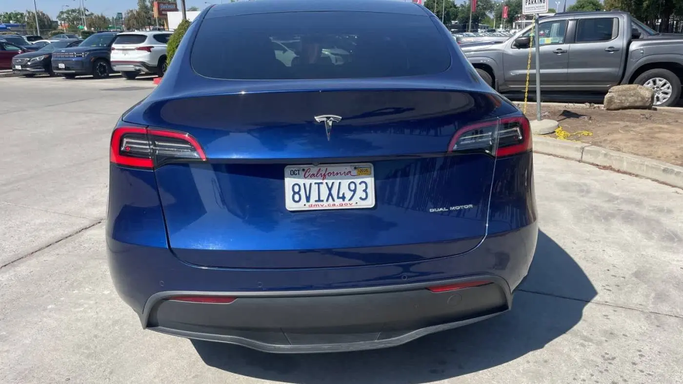 2020 Tesla Model Y 5YJYGDEE3LF055168