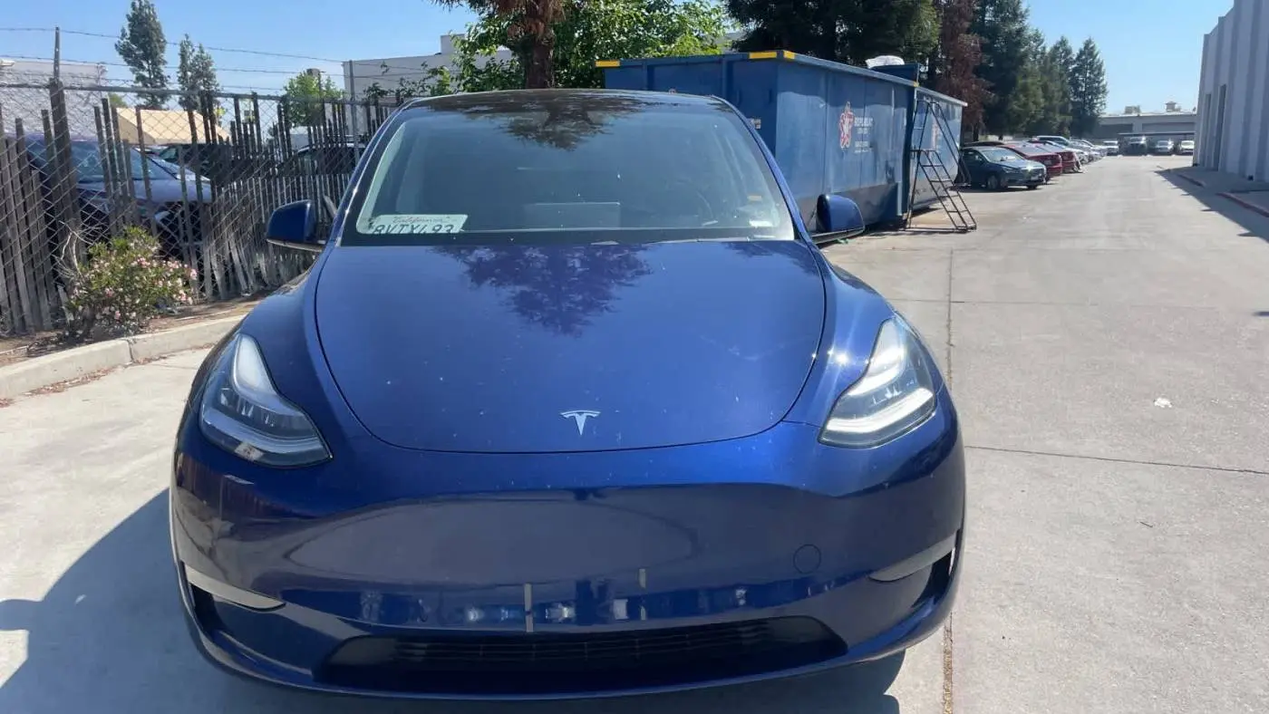 2020 Tesla Model Y 5YJYGDEE3LF055168