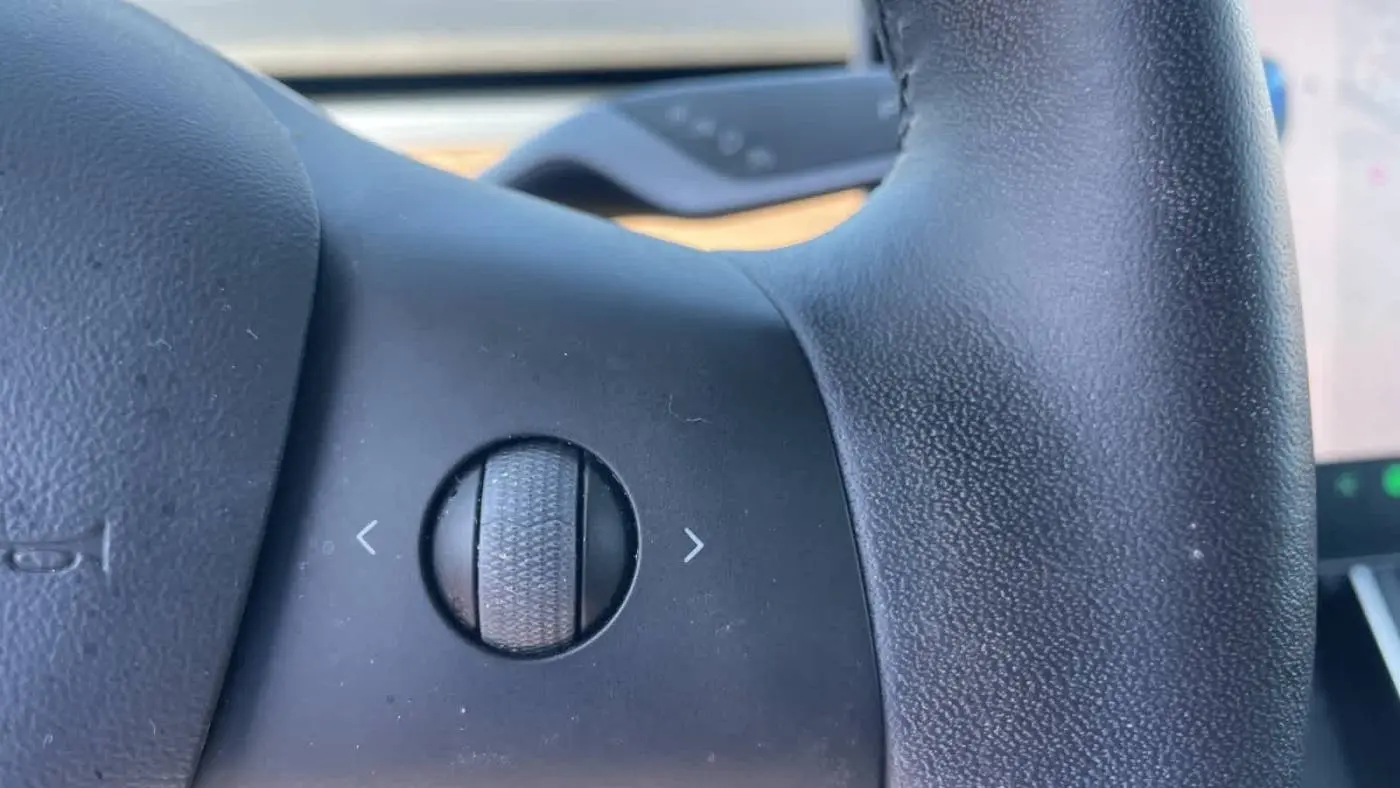 2020 Tesla Model Y 5YJYGDEE3LF055168