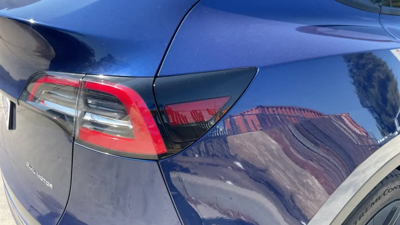 2020 Tesla Model Y 5YJYGDEE3LF055168