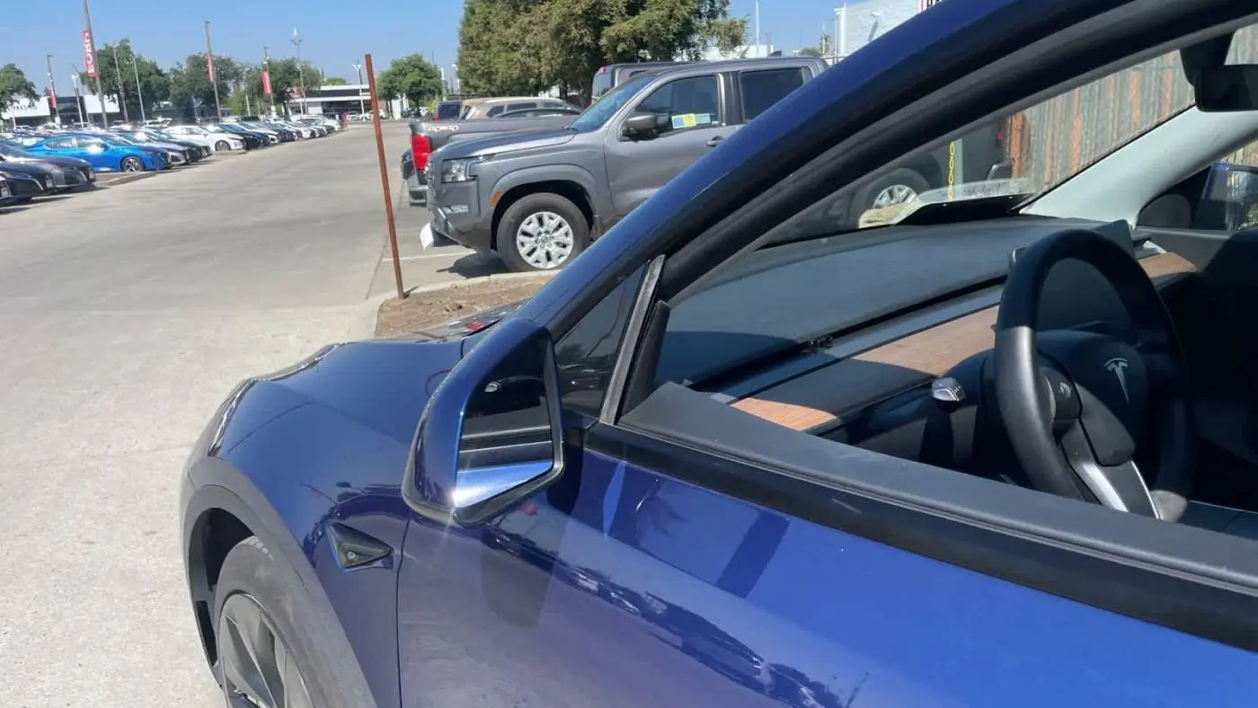2020 Tesla Model Y 5YJYGDEE3LF055168