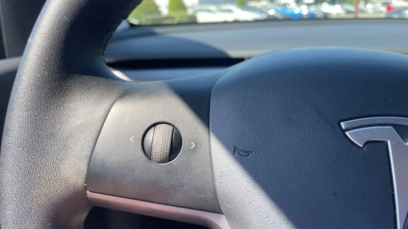 2020 Tesla Model Y 5YJYGDEE3LF055168