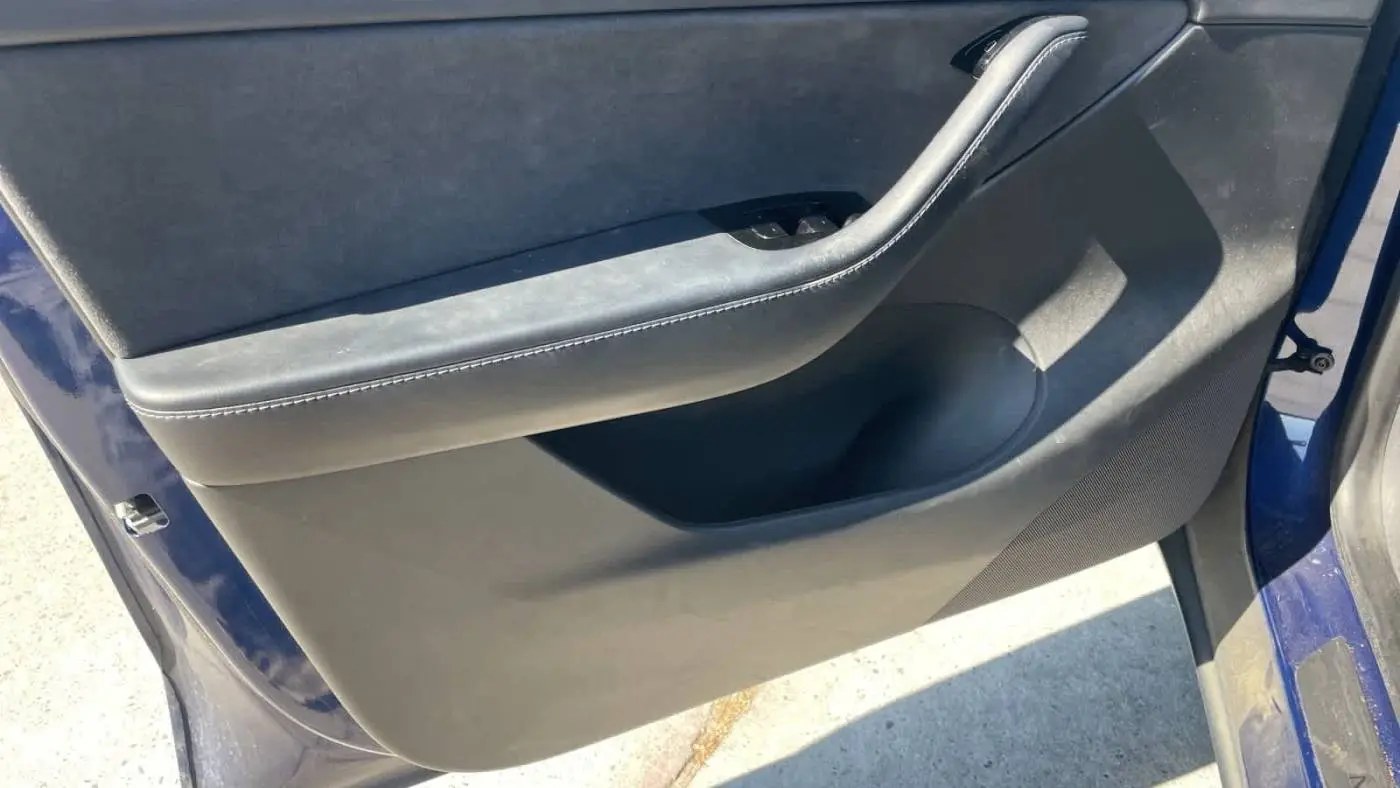 2020 Tesla Model Y 5YJYGDEE3LF055168