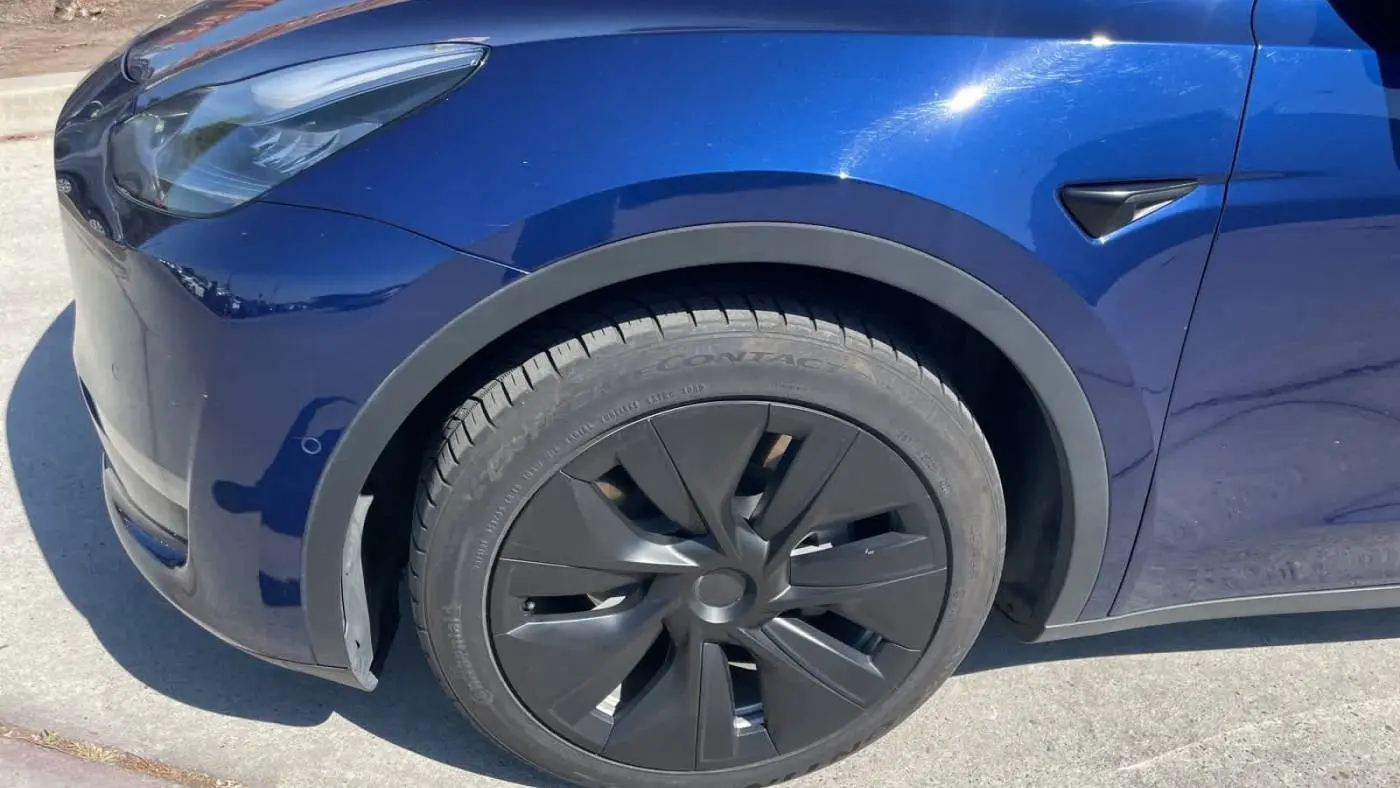 2020 Tesla Model Y 5YJYGDEE3LF055168