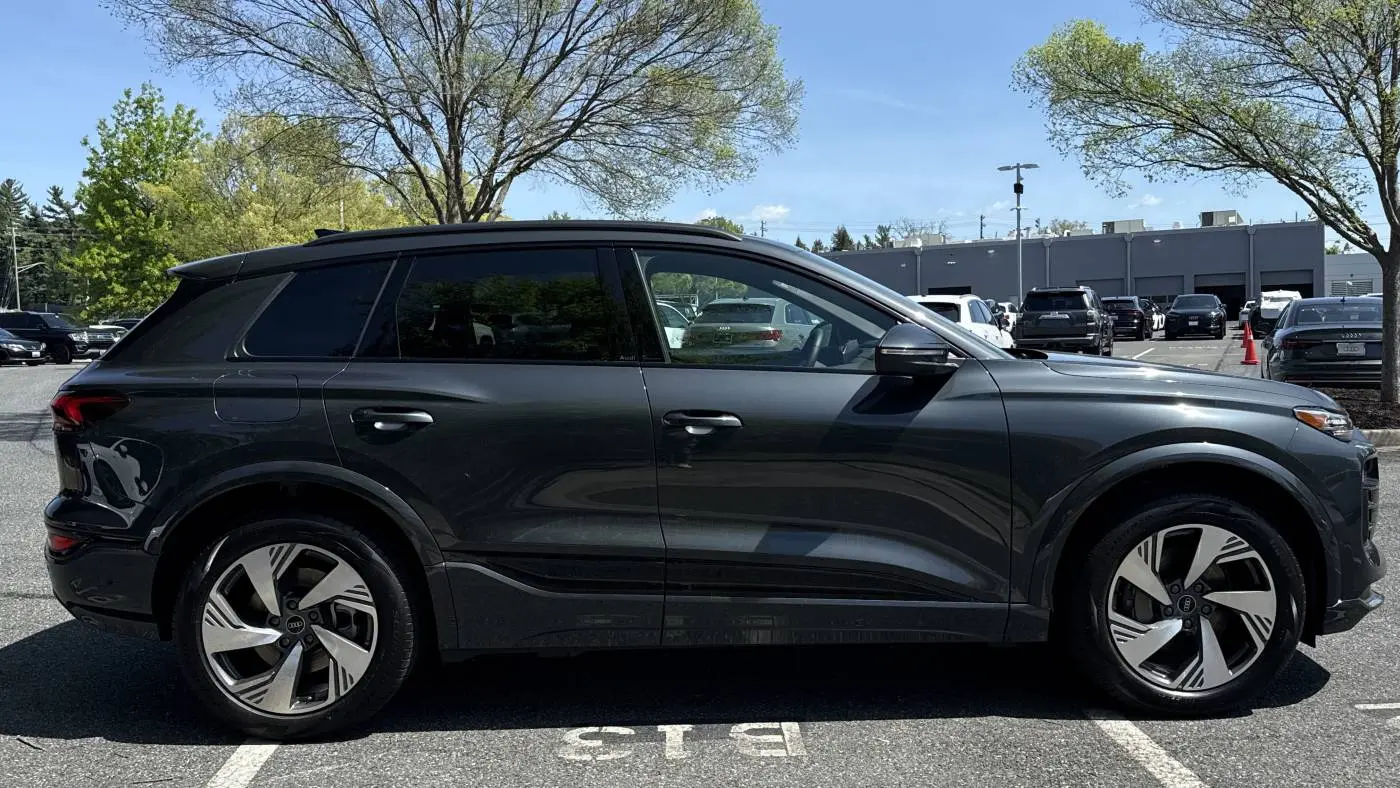 2025 Audi Q6 e-tron WA124BGF5SA039905
