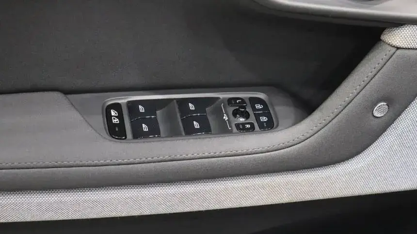 2021 Polestar 2 - Images - 12