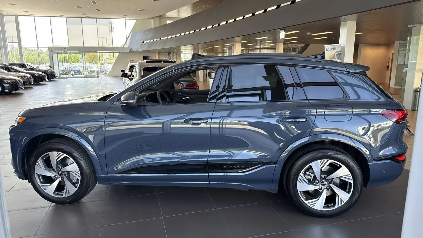 2025 Audi Q6 e-tron WA124BGFXSA038541