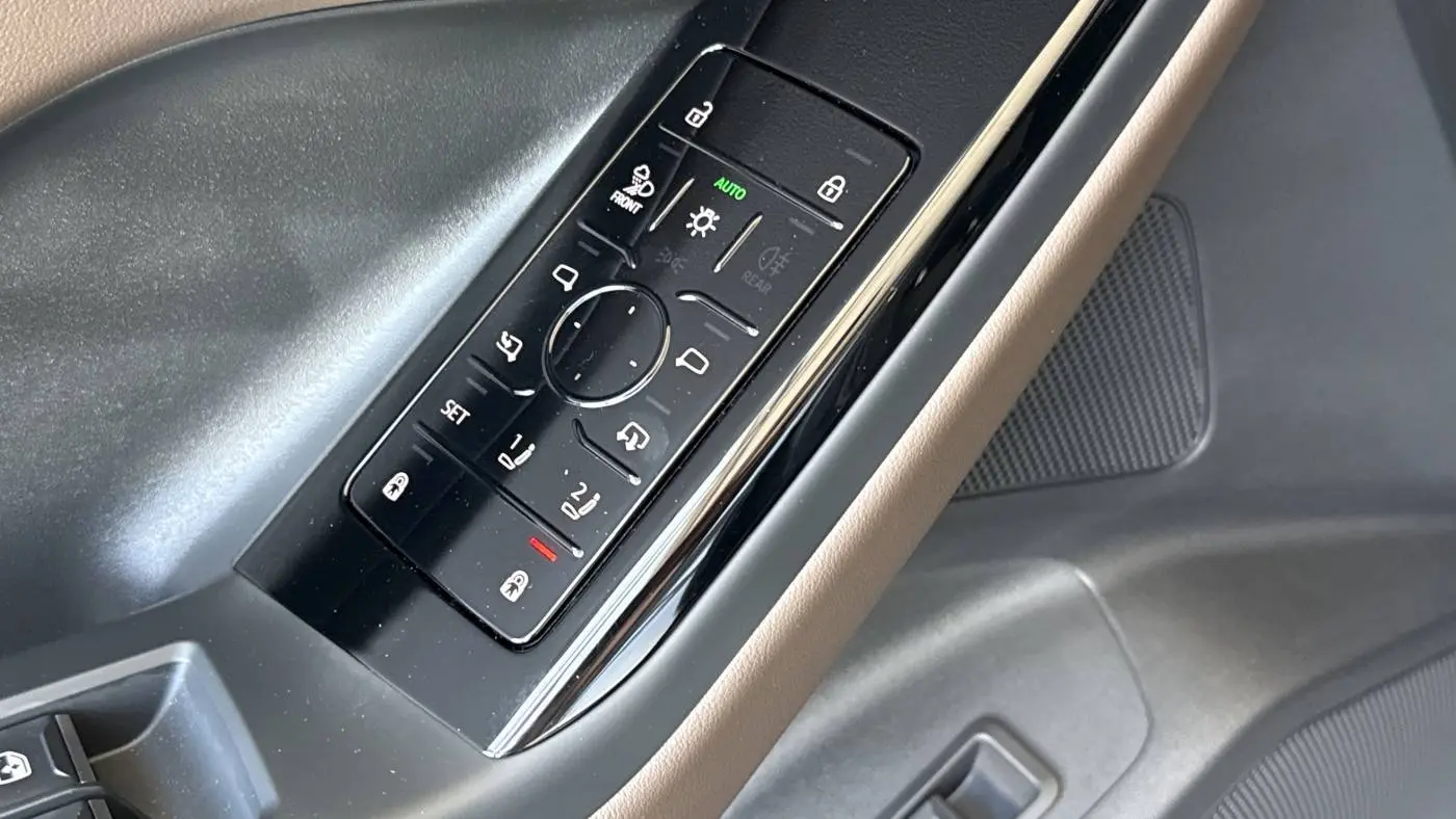 2025 Audi Q6 e-tron WA124BGFXSA038541