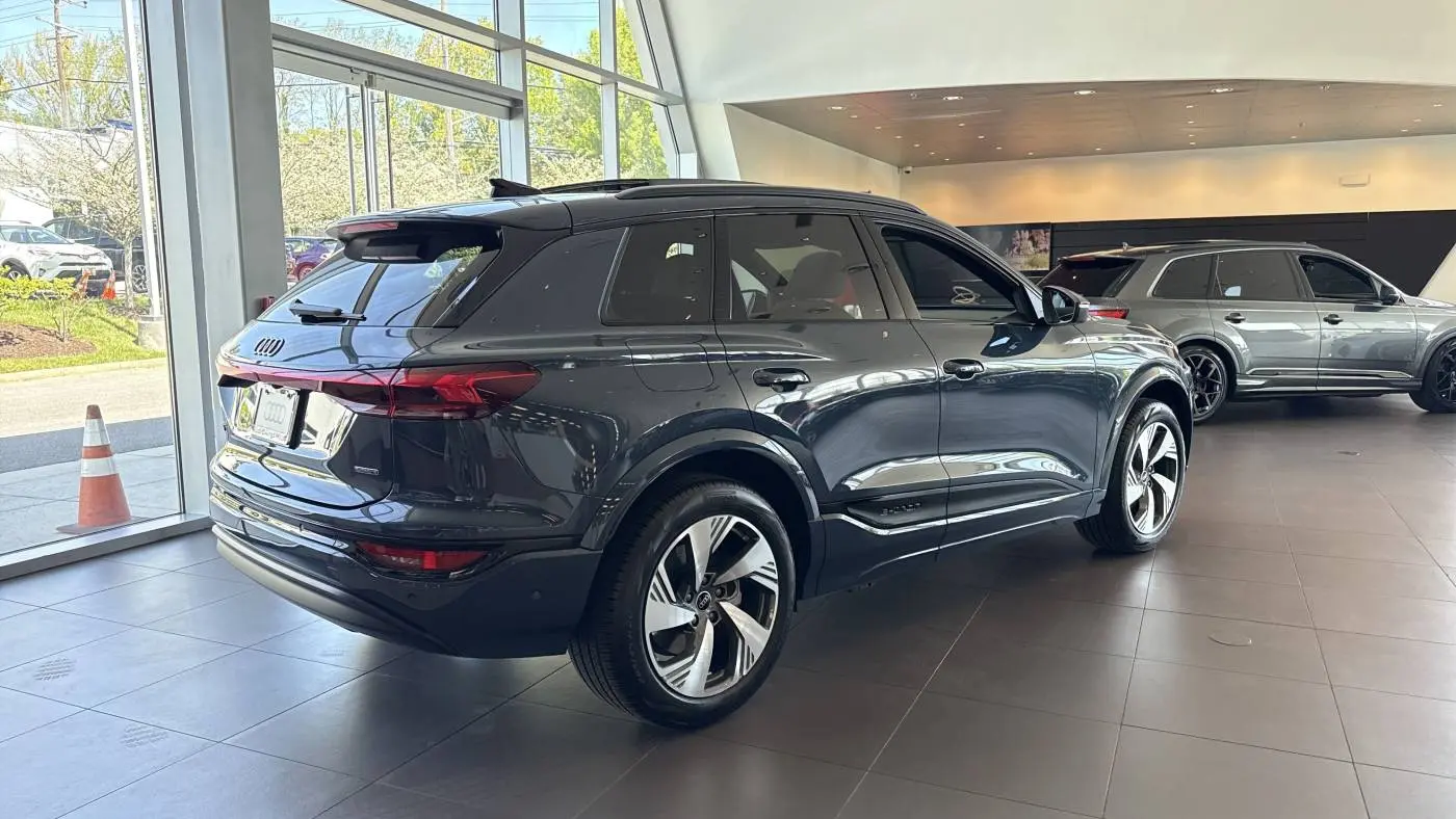 2025 Audi Q6 e-tron WA124BGFXSA038541