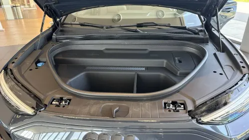 2025 Audi Q6 e-tron WA124BGFXSA038541