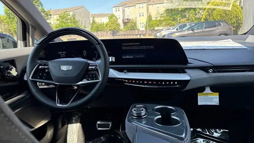 2025 Cadillac OPTIQ 3GYK3EMR2SS158111