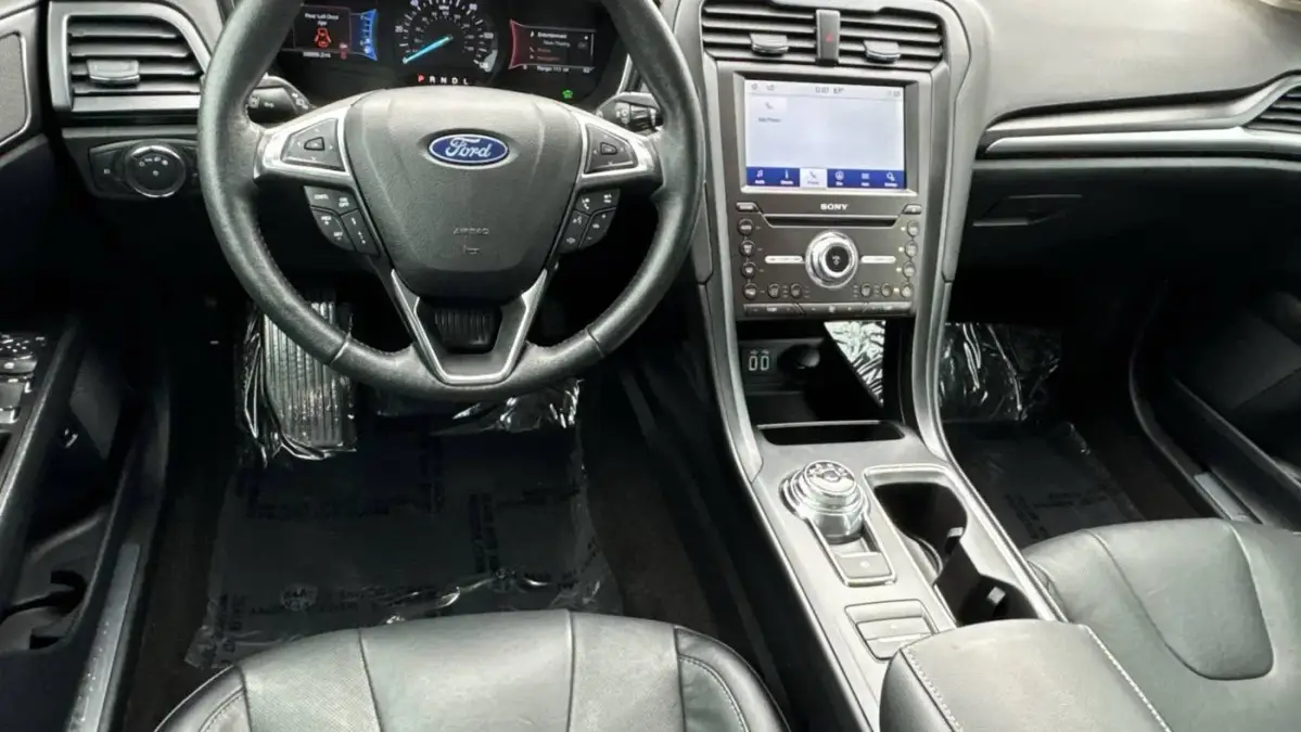 2020 Ford Fusion Energi - Images - 9