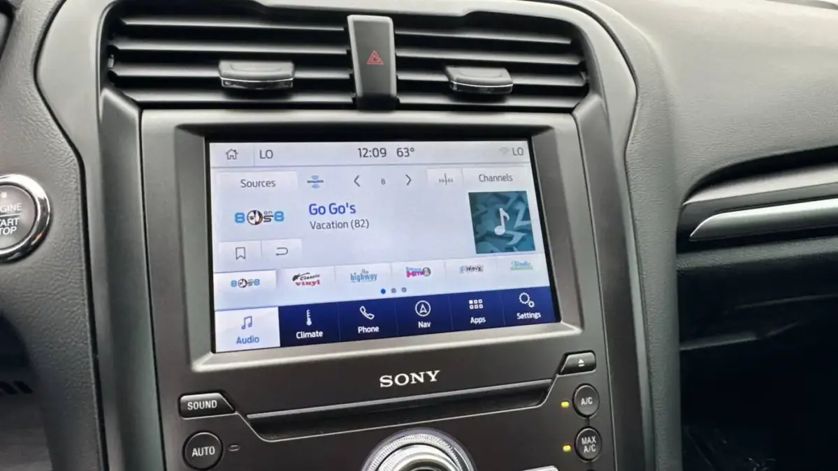 2020 Ford Fusion Energi - Images - 14