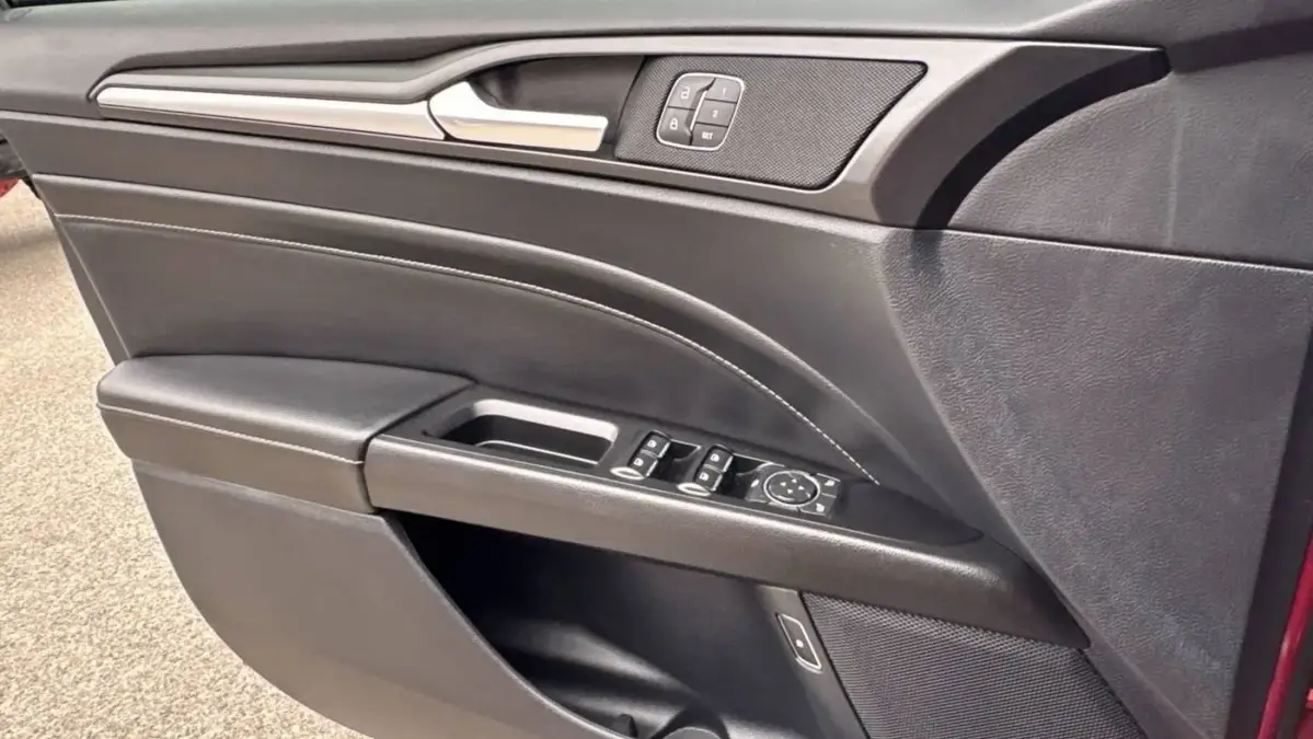 2020 Ford Fusion Energi - Images - 20