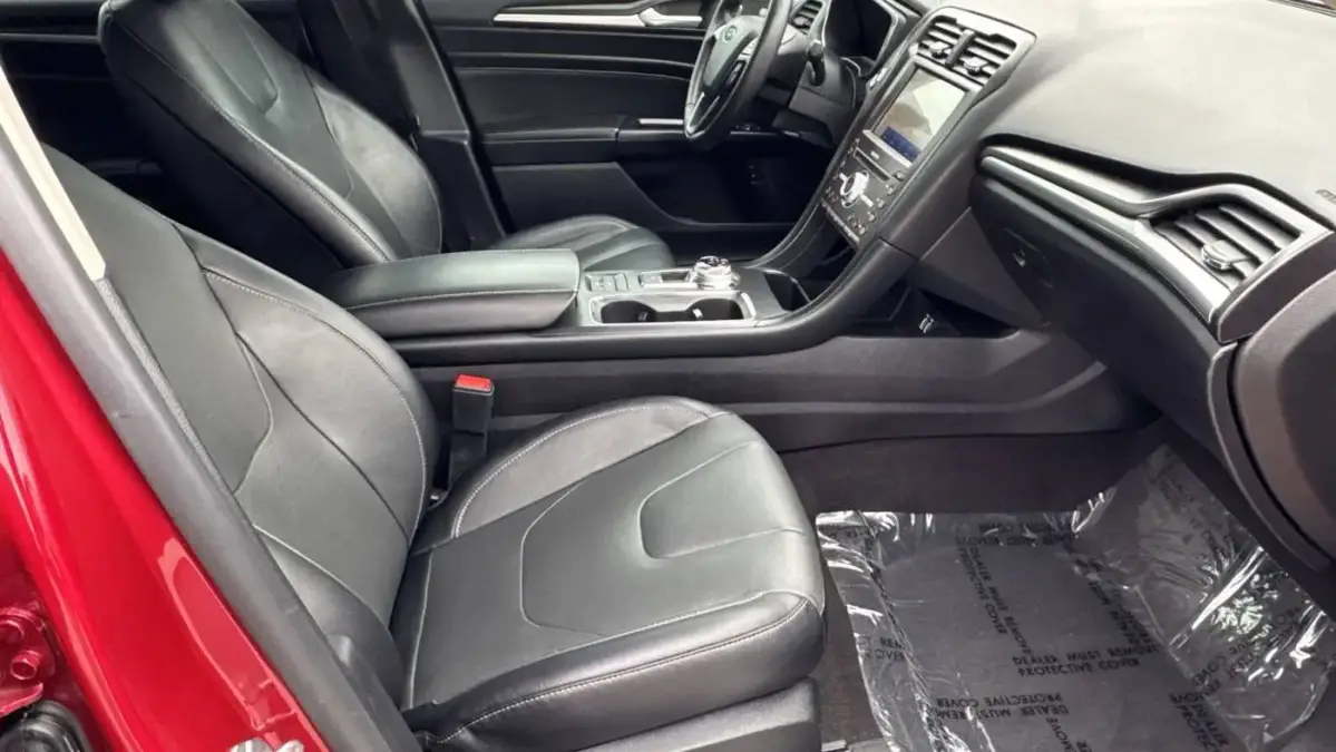 2020 Ford Fusion Energi - Images - 26