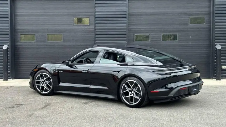 2025 Porsche Taycan WP0AA2Y18SSA08755