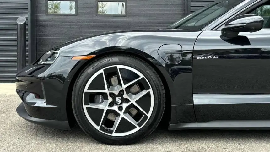 2025 Porsche Taycan WP0AA2Y18SSA08755