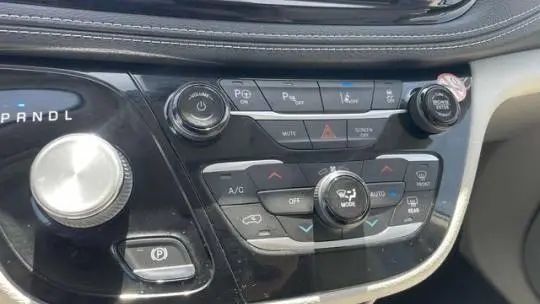 2021 Chrysler Pacifica 2C4RC1L78MR594586