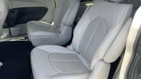 2021 Chrysler Pacifica 2C4RC1L78MR594586