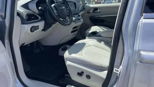 2021 Chrysler Pacifica 2C4RC1L78MR594586