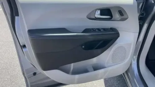 2021 Chrysler Pacifica 2C4RC1L78MR594586