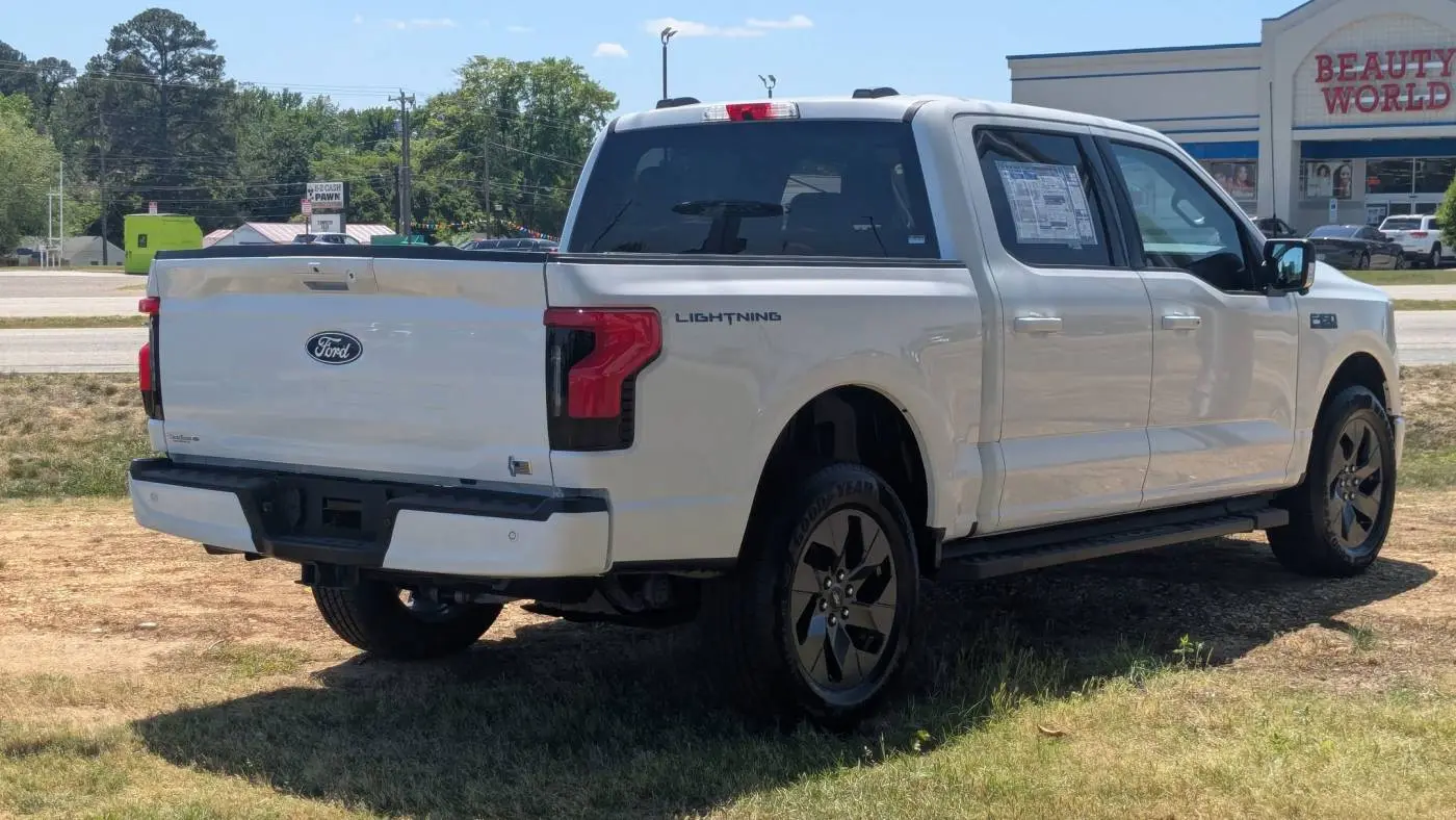 2025 Ford F-150 Lightning 1FT6W3L79SWG04858
