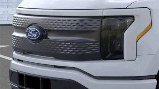 2025 Ford F-150 Lightning 1FTVW3LK3SWG02183