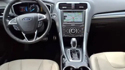 2015 Ford Fusion Energi - Images - 4