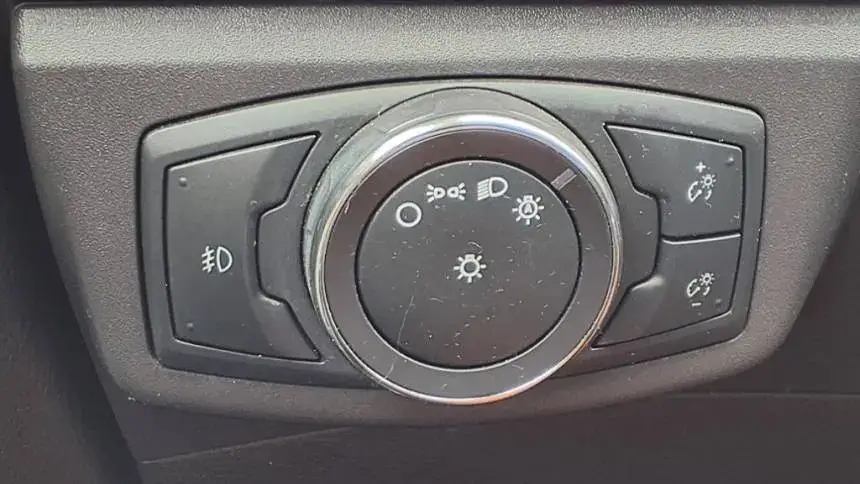 2015 Ford Fusion Energi - Images - 8
