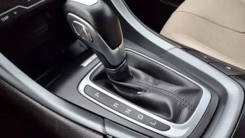 2015 Ford Fusion Energi - Images - 11
