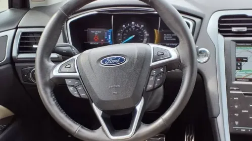 2015 Ford Fusion Energi - Images - 12