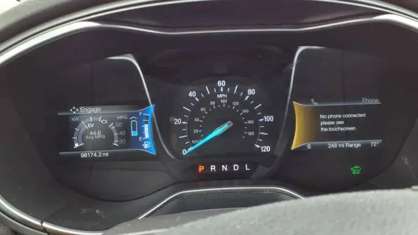 2015 Ford Fusion Energi - Images - 13