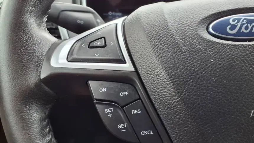 2015 Ford Fusion Energi - Images - 14