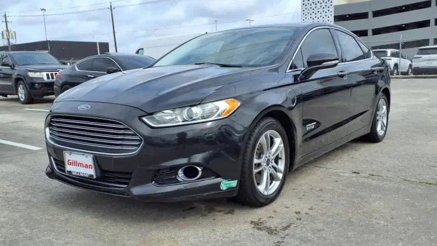 2015 Ford Fusion Energi - Images - 20