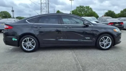2015 Ford Fusion Energi - Images - 24