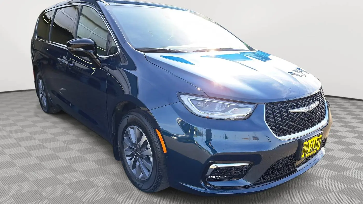 2025 Chrysler Pacifica 2C4RC1S79SR560476
