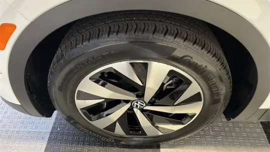 2023 Volkswagen ID.4 1V2BMPE88PC058143