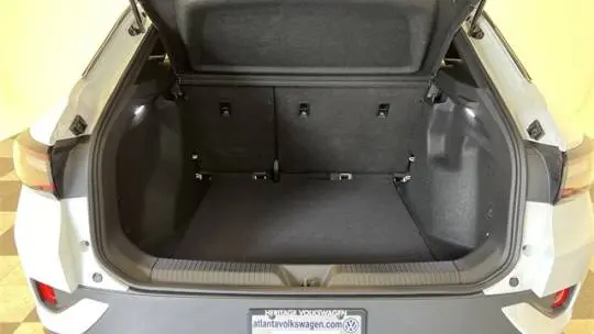 2023 Volkswagen ID.4 1V2BMPE88PC058143