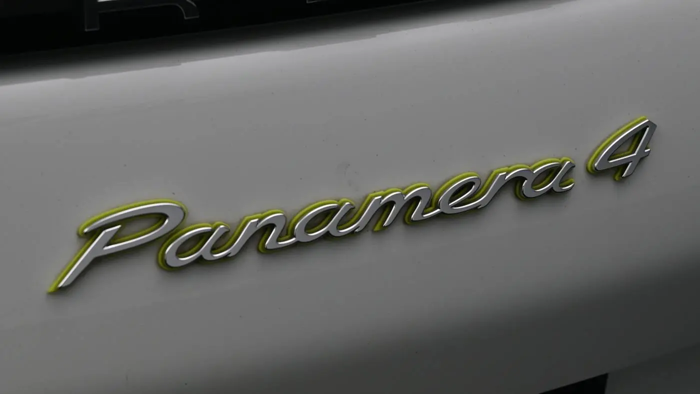 2018 Porsche Panamera WP0AE2A70JL130311