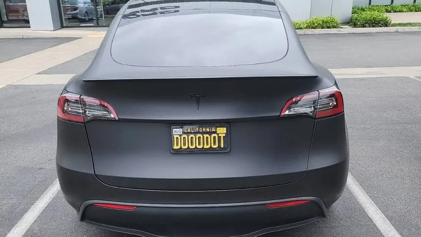 2022 Tesla Model Y 7SAYGDEF8NF513656