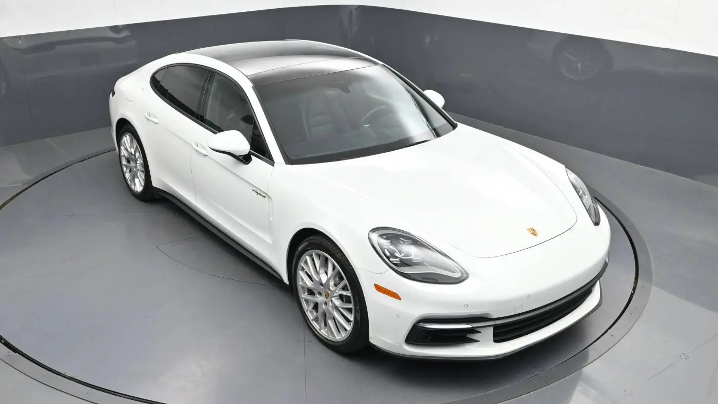 2018 Porsche Panamera WP0AE2A70JL130311