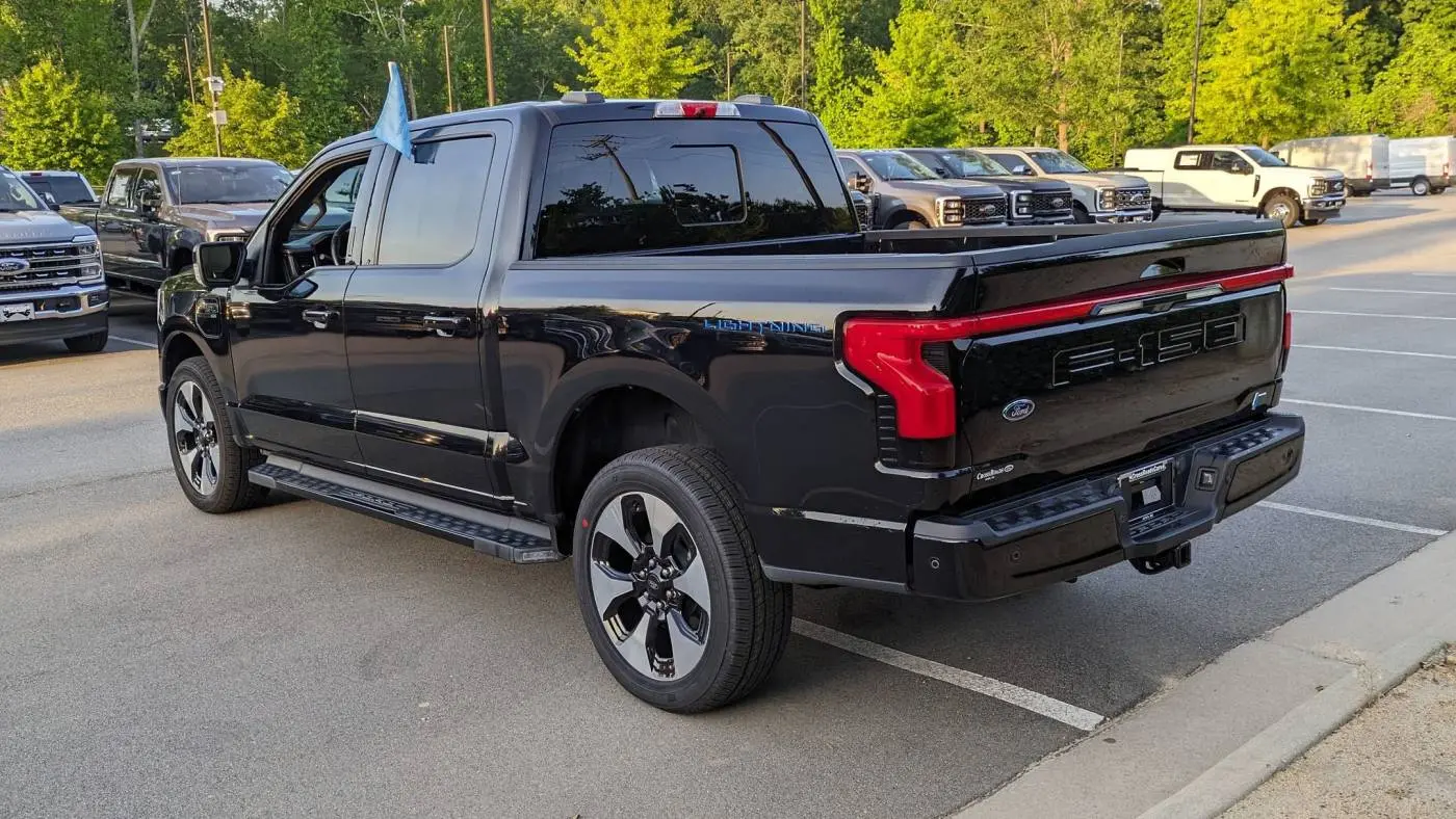 2022 Ford F-150 Lightning 1FT6W1EV7NWG06550