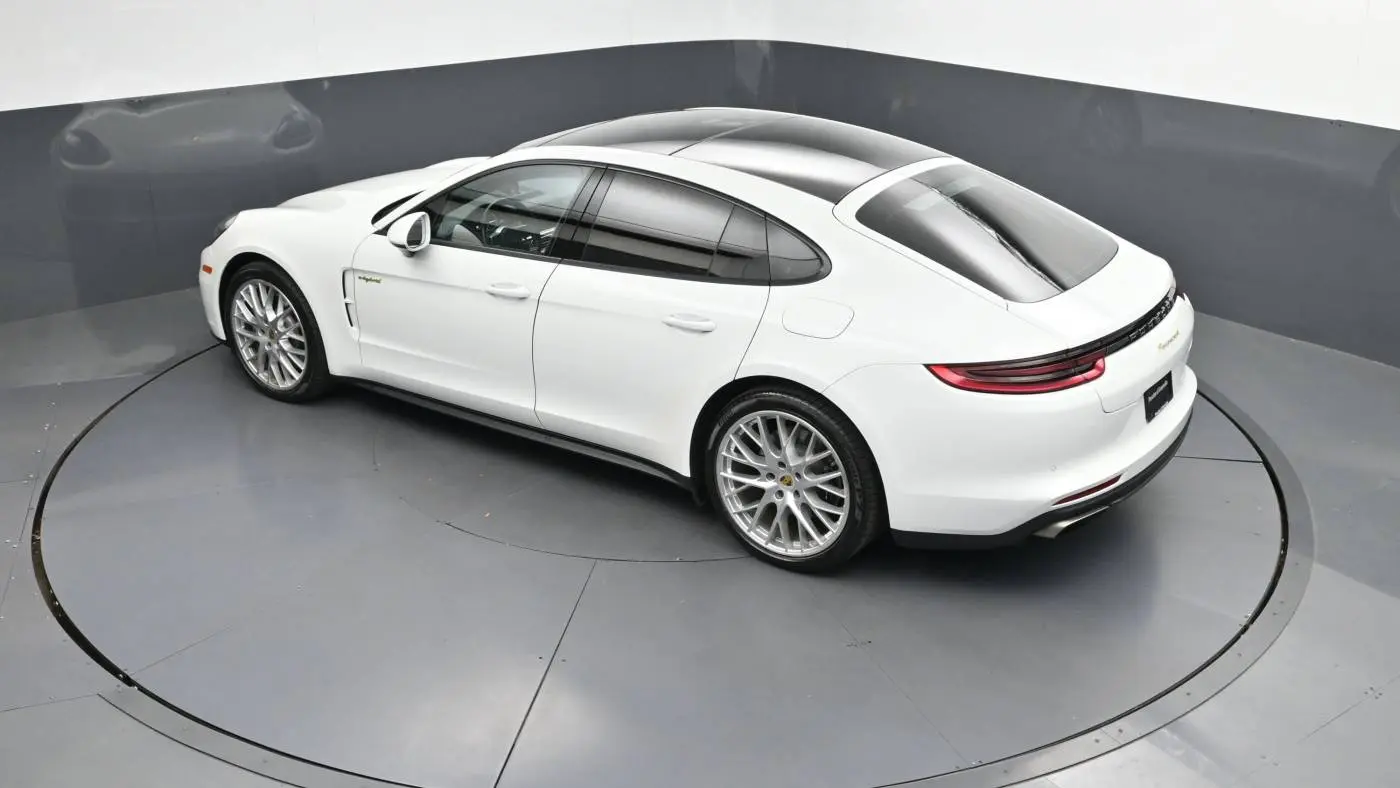 2018 Porsche Panamera WP0AE2A70JL130311