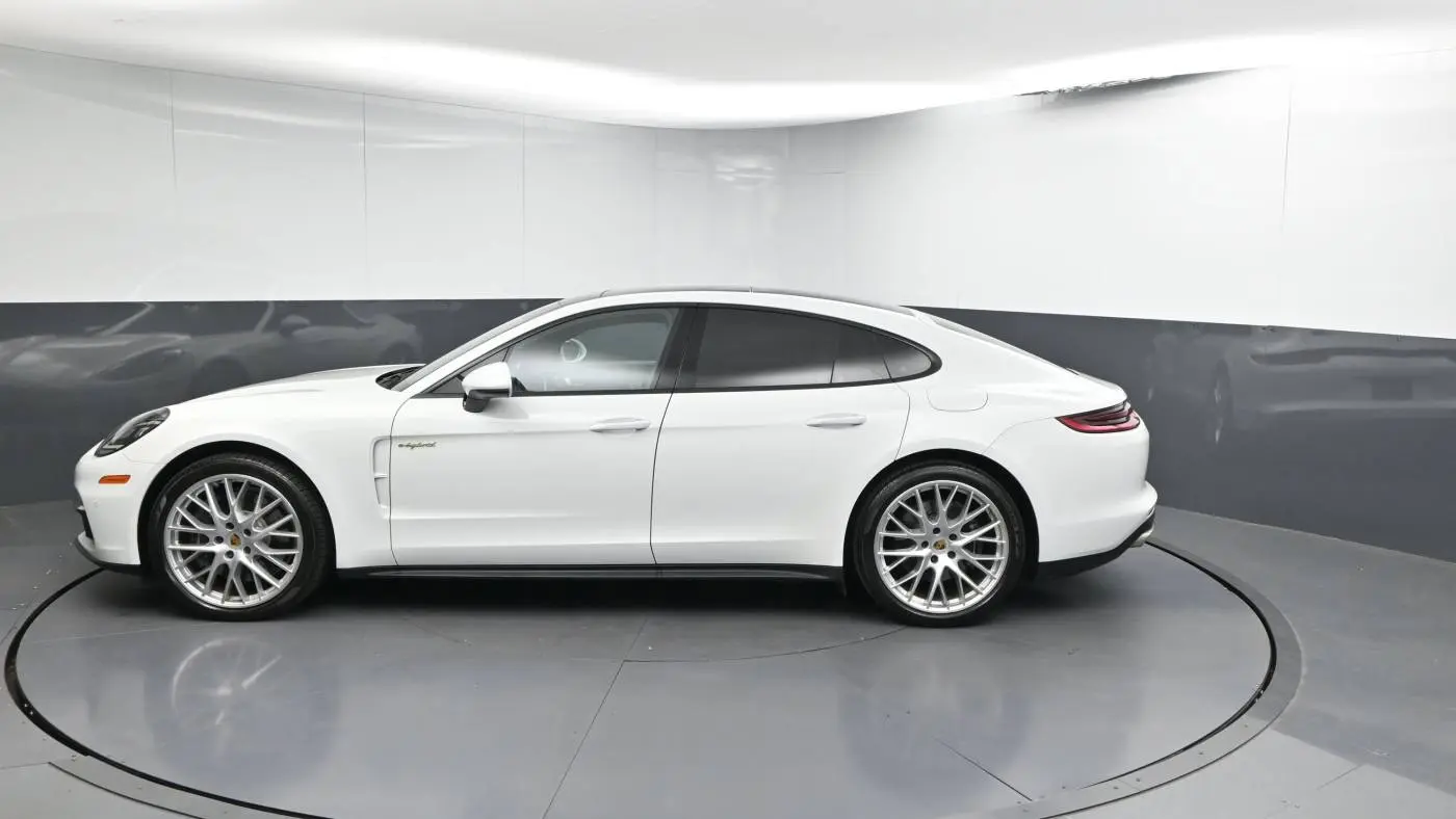 2018 Porsche Panamera WP0AE2A70JL130311