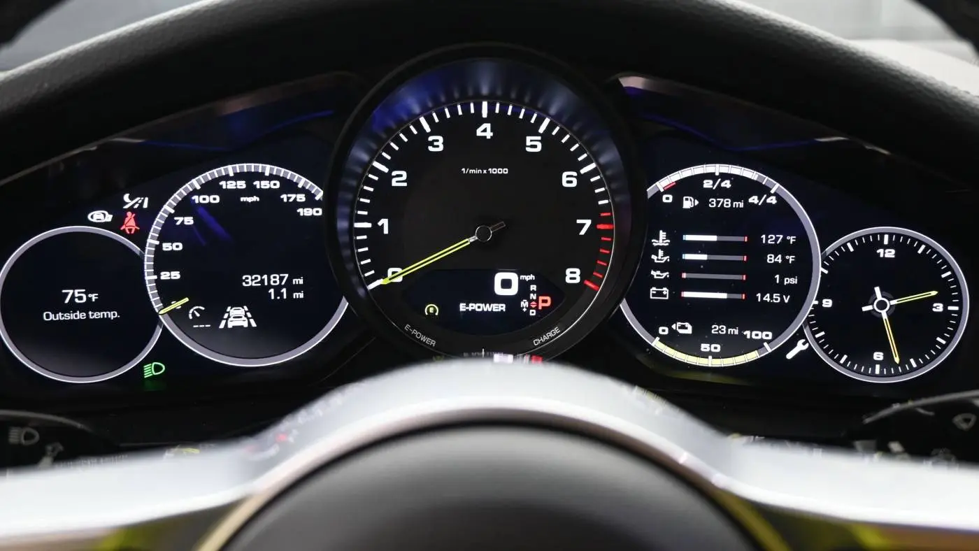 2018 Porsche Panamera WP0AE2A70JL130311